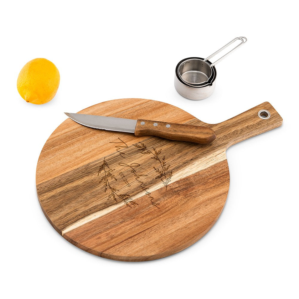 PERSONALIZED ROUND CUTTING & SERVING BOARD WITH HANDLE - SIGNATURE SCRIPT - AyaZay Wedding Shoppe