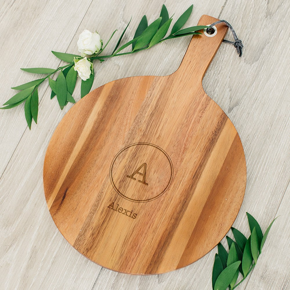 PERSONALIZED ROUND CUTTING & SERVING BOARD WITH HANDLE - CIRCLE MONOGRAM - AyaZay Wedding Shoppe