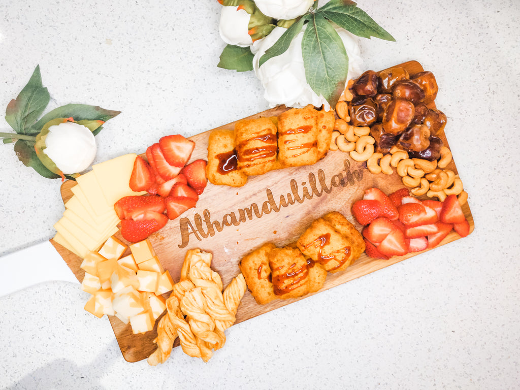 "Alhamdulillah" RECTANGULAR SERVING BOARD WITH WHITE HANDLE